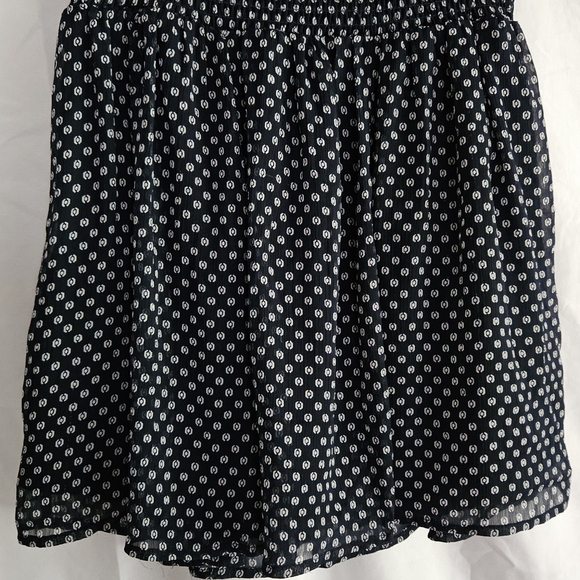 Old Navy Black and White Mini Skirt - Picture 1 of 1